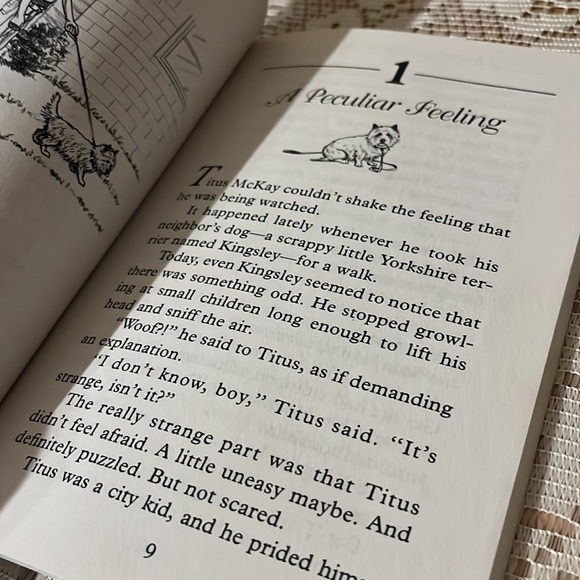 The Mystery Of The Wrong Dog , Elspeth Murphy - Picture 5 of 5